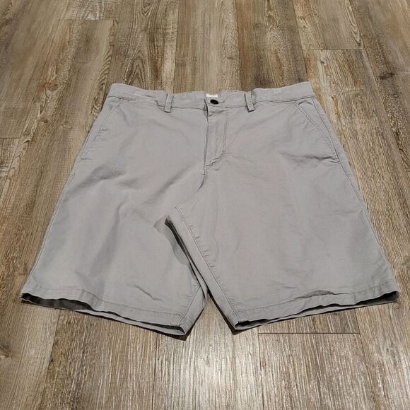 Gap Essential Khaki 10" Chino Flat Front Shorts Mens Size 33 - Picture 1 of 8